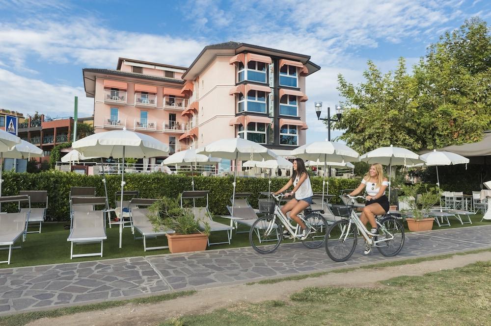 Kriss Internazionale Hotel Bardolino Eksteriør billede