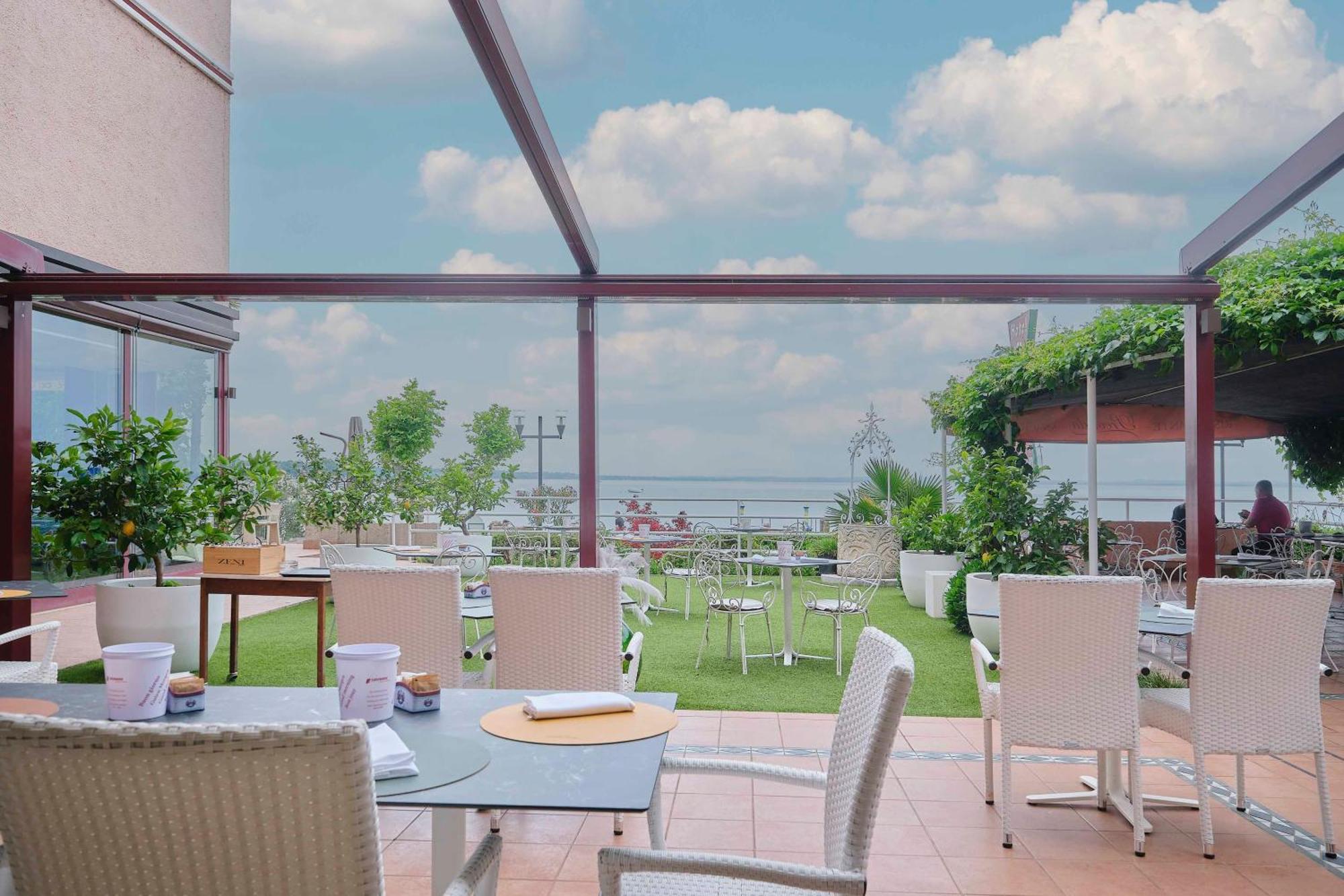 Kriss Internazionale Hotel Bardolino Eksteriør billede