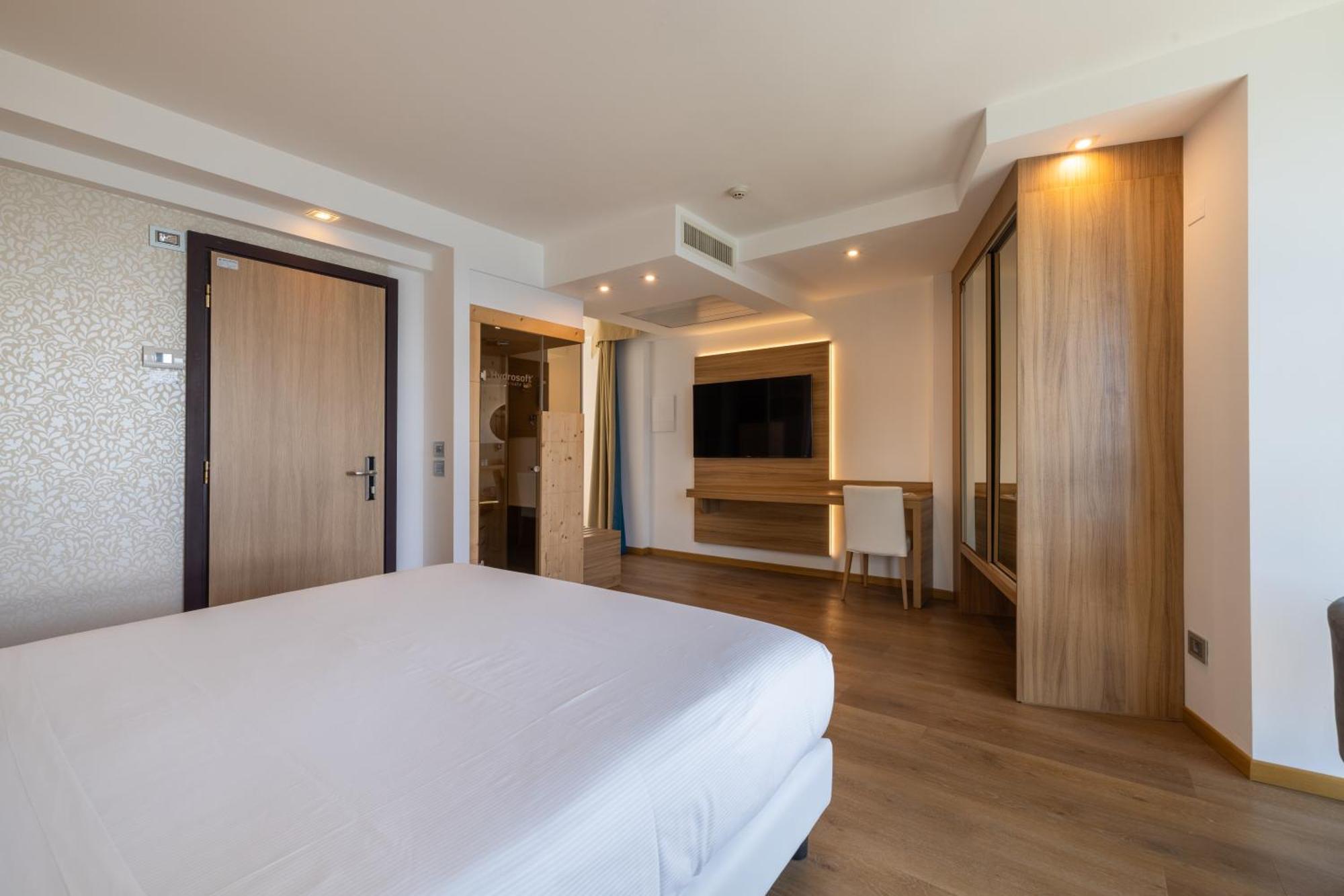 Kriss Internazionale Hotel Bardolino Eksteriør billede