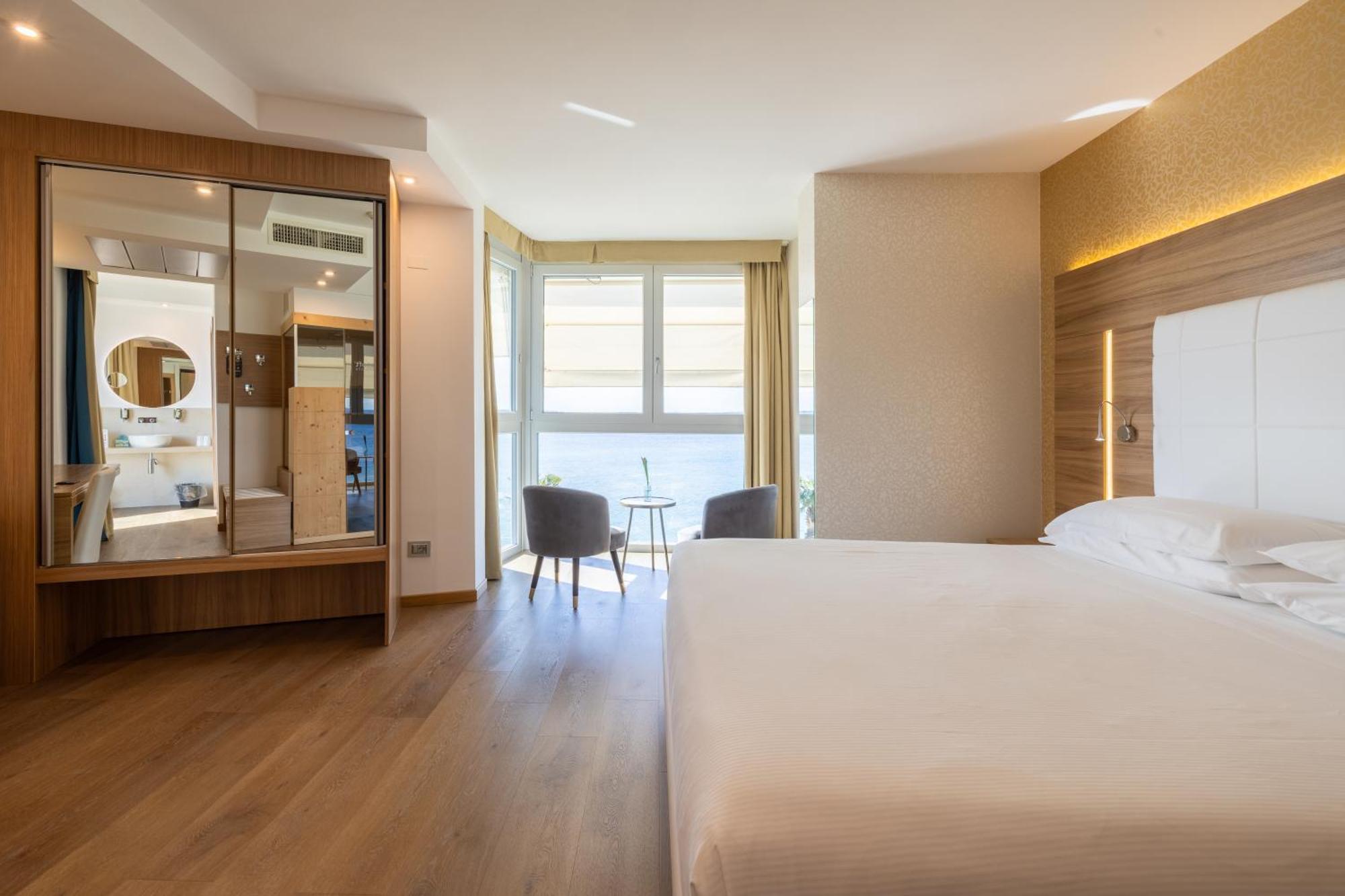 Kriss Internazionale Hotel Bardolino Eksteriør billede