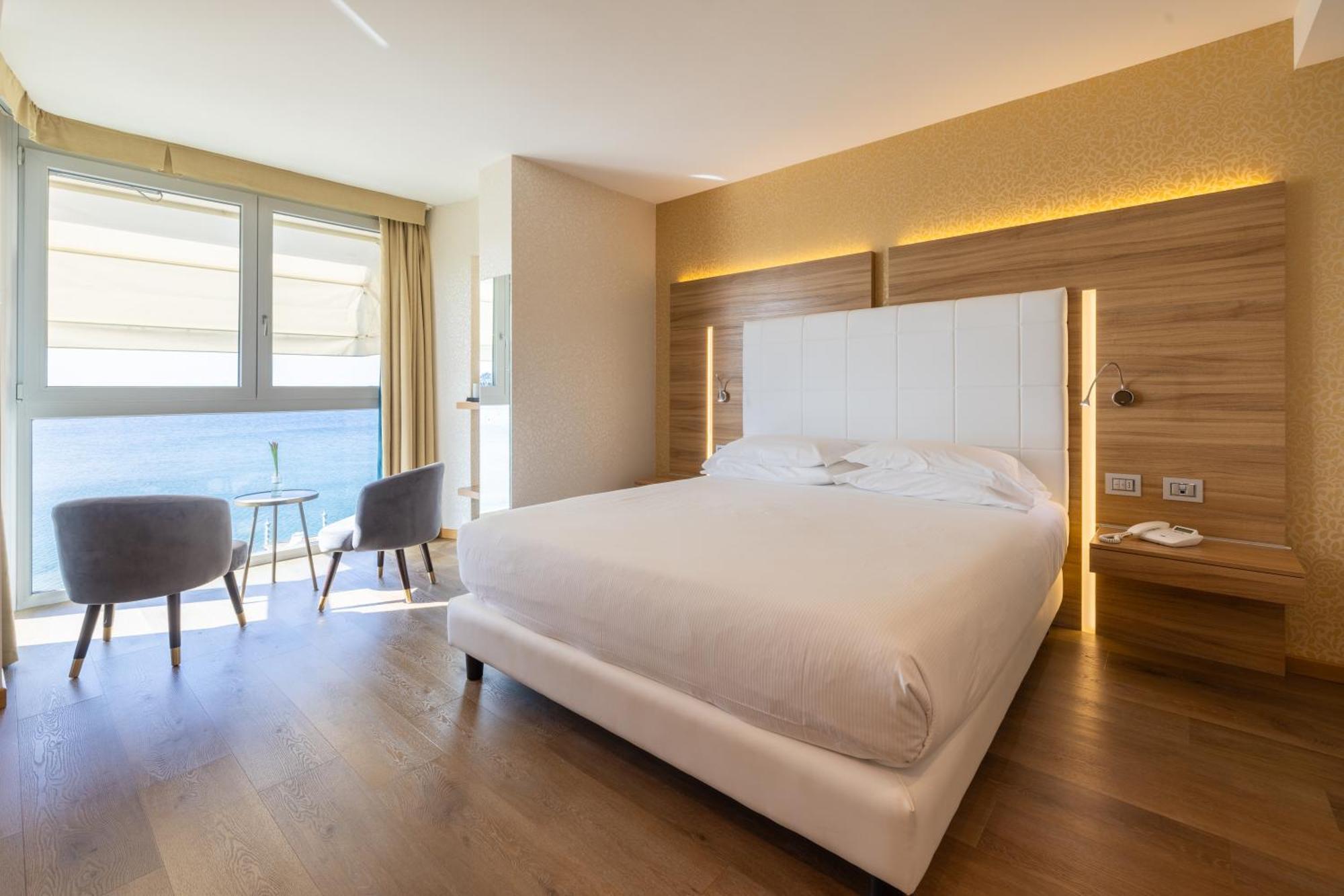 Kriss Internazionale Hotel Bardolino Eksteriør billede