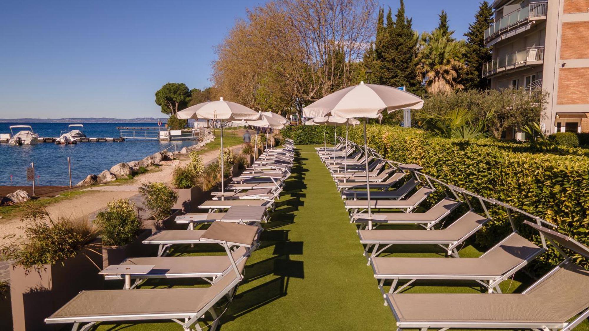 Kriss Internazionale Hotel Bardolino Eksteriør billede